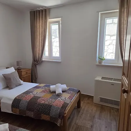 Konukevi Jere Old Town 3*